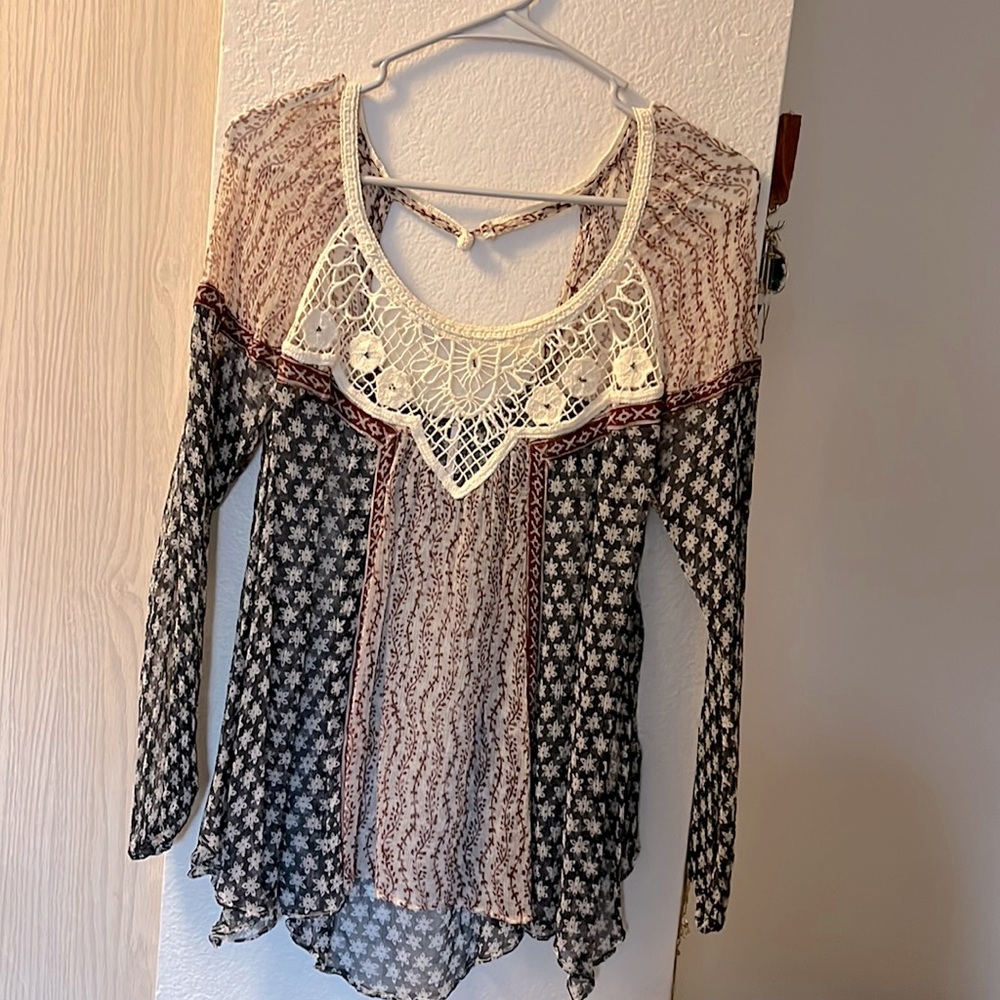 Beautiful flowy Free People top